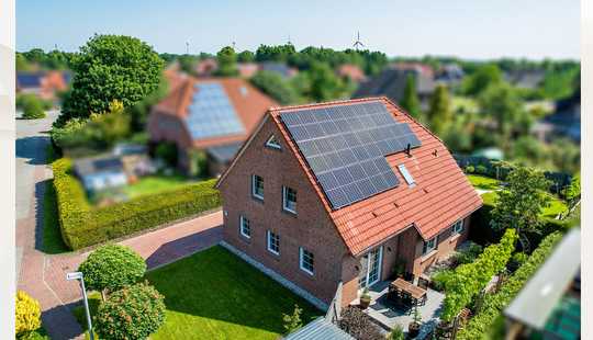 Bild von Top modernisiertes Einfamilienhaus mit Photovoltaik & Gartenidylle!