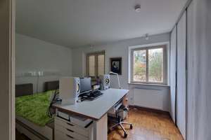 Attraktives 3-Familienhaus mit schönem Garten in zentraler, aber ruhiger Lage von S-Sillenbuch! – Die vollständige Adresse der Immobilie erhältst du vom Anbieter., 70619 Sillenbuch (Ortsteil), Stuttgart – Vorschaubild 3