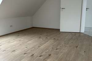 Nachmieter für schöne Dachgeschosswohnung mit Balkon & Stellplatz in Fürth gesucht – 90768 Atzenhof, Burgfarrnbach, Fürth – Vorschaubild 8