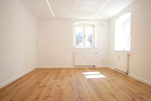 * ERSTBEZUG NACH SANIERUNG* Hochwertige 2,5 ZKB mit Charme im Herzen Friedbergs – Jungbräustraße 18, 86316 Friedberg – Vorschaubild 3