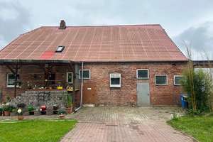Einseitig angebautes Einfamilienhaus mit Teilkeller in Toddin OT Gramnitz Hof – Die vollständige Adresse der Immobilie erhältst du vom Anbieter., 19230 Toddin – Vorschaubild 1