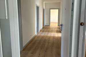 Für Familie mit Kindern Geräumige 4-Zimmer Wohnung in Stuttgart-Bad Cannstatt