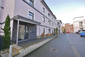 Exklusive 3-Zimmer Dachgeschosswohnung in bester Innenstadtlage von Solingen – Die vollständige Adresse der Immobilie erhältst du vom Anbieter., 42651 Solingen-Mitte, Solingen – Vorschaubild 24