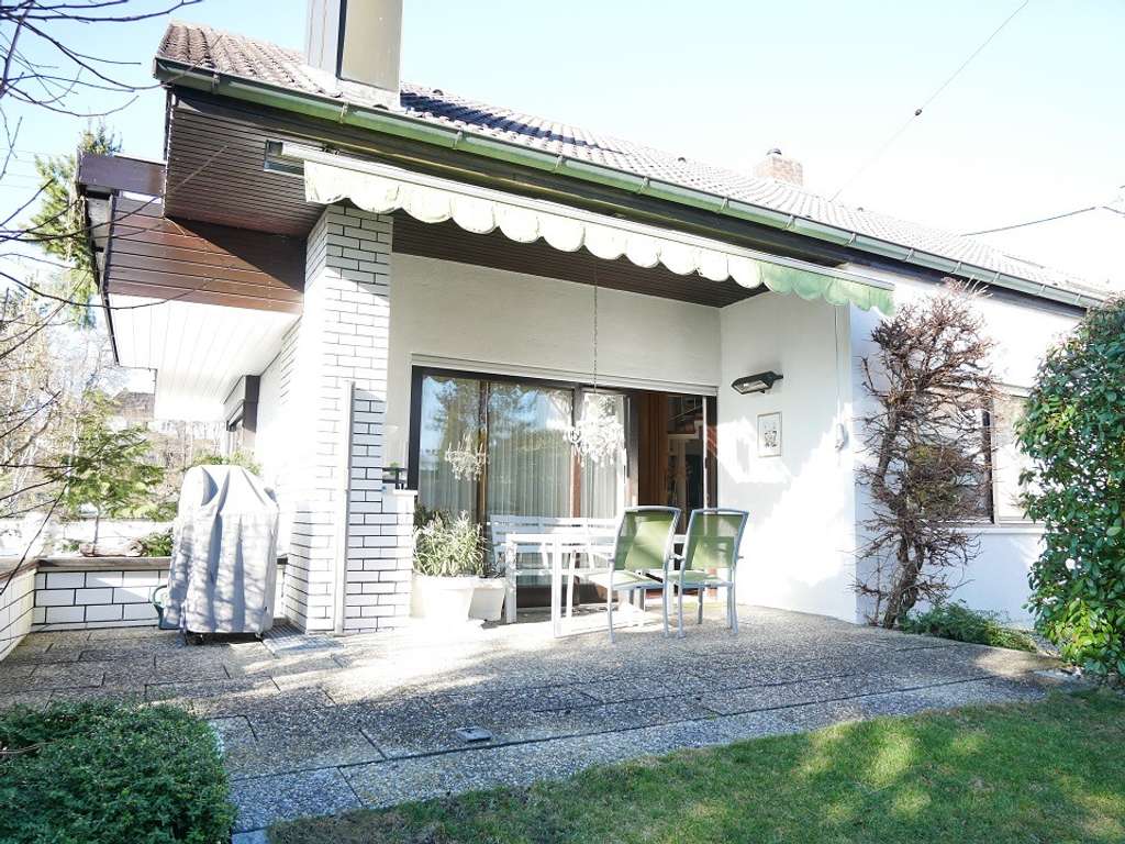 Immobilie in Friedberg - Wundervolles EFH mit Traumgarten & Pool in FRIEDBERG - Bild 1