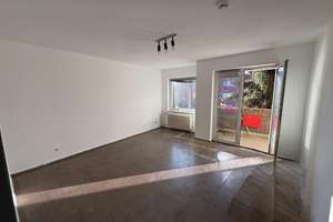 Ruhige 2-Zi.-Wohnung mit Balkon und Garten in Lichterfelde - sanierungsbedürftig