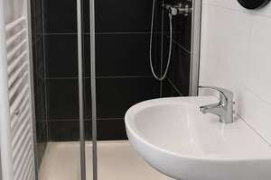 Wohnen mit Charakter: 2-Zimmer-Wohnung in Düsseldorf-Friedrichstadt – Pionierstraße 12, 40215 Friedrichstadt, Düsseldorf – Vorschaubild 2
