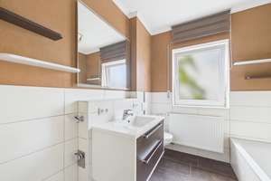 Exklusive 3 Zimmer ETW auf 90m² in Nürnberg mit Tiefgaragenstellplatz, EBK, Balkon uvm.! – Die vollständige Adresse der Immobilie erhältst du vom Anbieter., 90455 Kornburg, Worzeldorf, Nürnberg – Vorschaubild 7