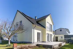 Wohnen mit Stil in idyllischer Vorortlage – Einfamilienhaus in Reichenschwand – Nürnberger Land (Kreis) – Vorschaubild 1