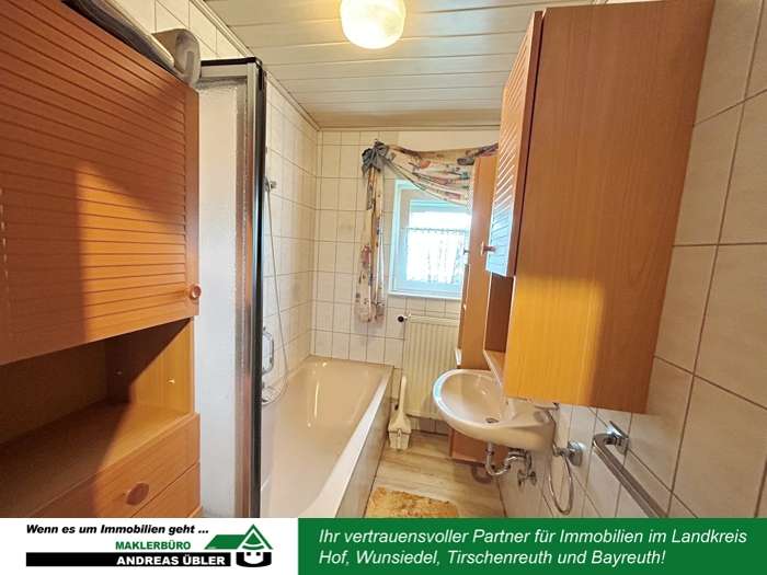 Immobilie in Tröstau - Ihr neues Zuhause auf dem Land - mit Gartenidylle und zwei Garagen - Bild 1