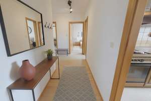 3-Zimmer-Wohnung im Münchner Süden mit attraktivem Grundriss, großem Balkon und Blick ins Grüne – Die vollständige Adresse der Immobilie erhältst du vom Anbieter., 81379 Obersendling, München – Vorschaubild 3