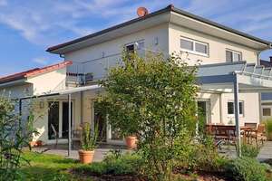 Stilvolle Bauhaus-Villa mit paradiesischem Garten! – Die vollständige Adresse der Immobilie erhältst du vom Anbieter., 55234 Wendelsheim – Vorschaubild 2