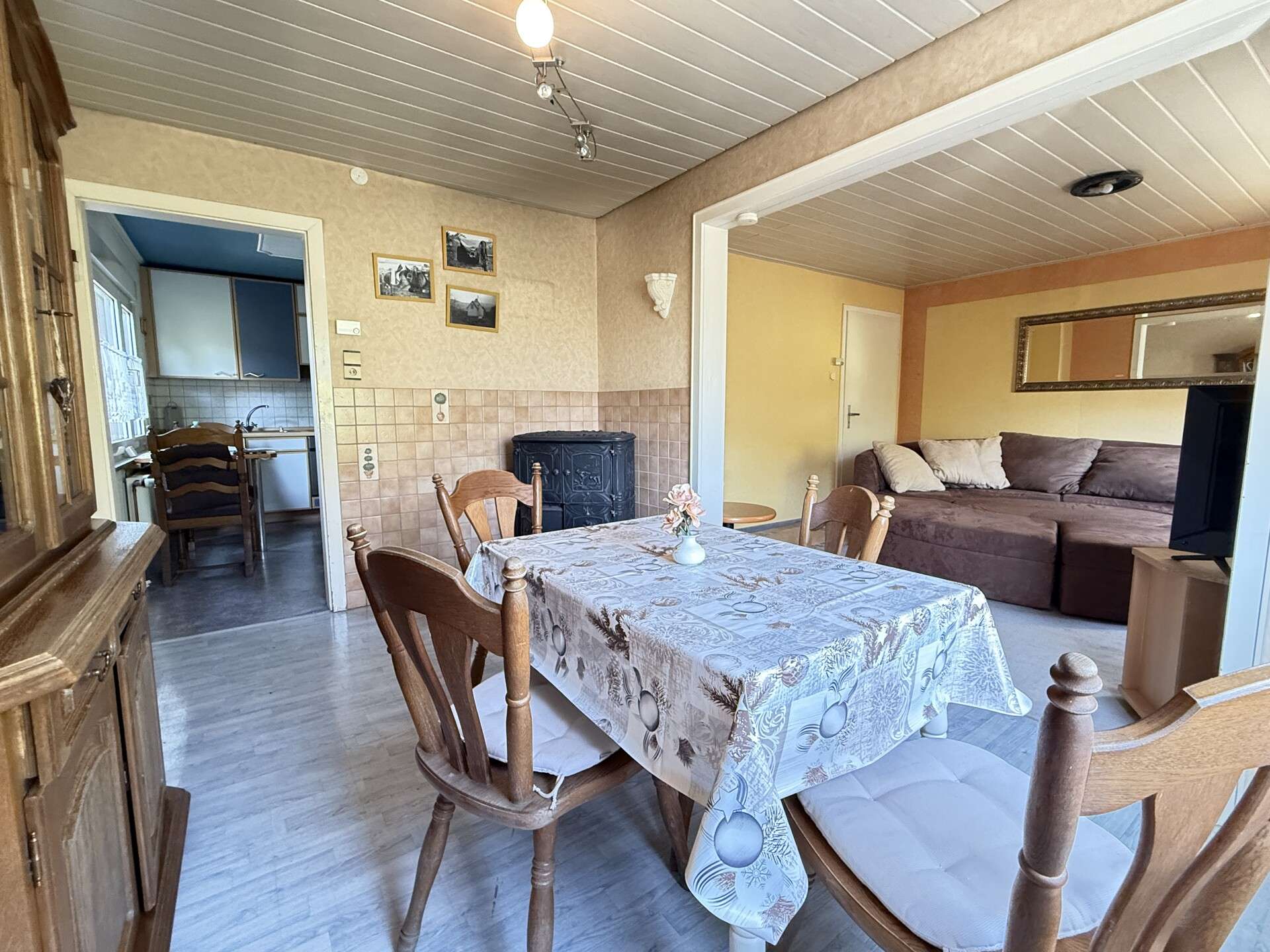 Immobilie in Daaden - Gemütliches Einfamilienhaus mit ELW & großem Nebengebäude! - Bild 2