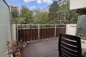 2 Zi.-Whg. •  70 m² • Balkon z. begrünten Innenhof  • Lift • TG-Box • frei