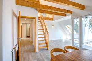 Über den Dächern wohnen – stilvolle Maisonette mit Galerie, Loggia und besonderem Raumgefühl