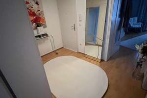 **Text lesen** // Helle, großzügige 2-Zimmer-Wohnung mit zwei Balkonen – Auf dem Hügel 23, 50933 Müngersdorf, Köln – Vorschaubild 2