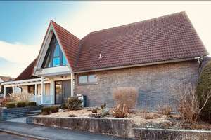 NEUE BILDER - Traumhaftes 1-Fam.Haus mit  Garage, Pool, PV-Anlage, Glasfaser – Die vollständige Adresse der Immobilie erhältst du vom Anbieter., 34266 Niestetal – Vorschaubild 1