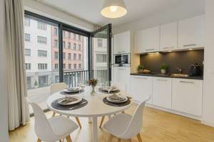 Modern Open Plan Living in Top Location in Berlin Mitte : Modernes Wohnen mit offenem Grundriss