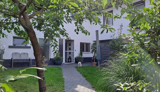 Bild von Doppelte Chance - Zwei Einfamilienhäuser, ein Zuhause für die Familie & eine sichere Kapitalanlage