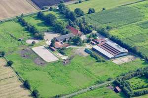 +++Preisreduzierung+++
Exklusives Pferdeanwesen mit Ferienvermietung – etablierter Betrieb zur dire – Die vollständige Adresse der Immobilie erhältst du vom Anbieter., 26487 Neuschoo – Vorschaubild 2