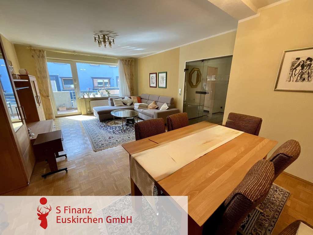 Euskirchen - 
Bezugsfreie 4-Zimmer-Stadtwohnung mit PKW- und Tiefgaragenstellplatz 