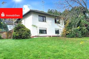 Großzügiges Einfamilienhaus mit Einliegerwohnung auf 841 m² Grundstück in Bestlage von Wi.-Naurod