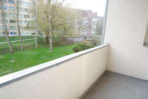 Frei ab 1.4.26 - 1.OG mit offener Küche und sonnigem Balkon ! – Vettersstr. 62, 9126 Bernsdorf, Chemnitz – Vorschaubild 1