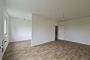 Ab Sofort bezugsfertig***Frisch renovierte 1-Zimmer-Wohnung mit Wannenbad! – An der Kotsche 37, 4207 Lausen-Grünau, Leipzig – Vorschaubild 2