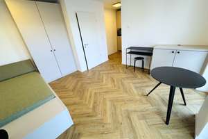 Modernes Studio möbliert mit EBK, Balkon und Abstellkammer! – Glienicker Weg 136, 12489 Adlershof, Berlin – Vorschaubild 1