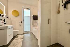 EXKLUSIVES PENTHOUSE IN DER WASSERSTADT: SMART-HOME, 2 LOGGIEN, DESIGN-TAGESLICHTBAD & LUXURIÖSE AUS – Hannover – Vorschaubild 8