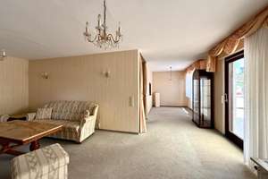 Charmantes Einfamilienhaus mit Einliegerwohnung, Garage und Terrasse – Die vollständige Adresse der Immobilie erhältst du vom Anbieter., 63486 Bruchköbel – Vorschaubild 3