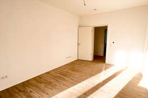 ***Sanierte Etagenwohnung mit Balkon, Venylböden, neuem Wannenbad & Wohnküche*** – 44143 Kaiserbrunnen, Dortmund – Vorschaubild 4