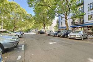 *!PROVISIONSFREI!* Erstverkauf nach Teilung: Letzte Einheit, 3 Zimmer vermietet, 4 m Decken & Stuck! – Kollwitzstraße 56, 10405 Prenzlauer Berg, Berlin – Vorschaubild 12