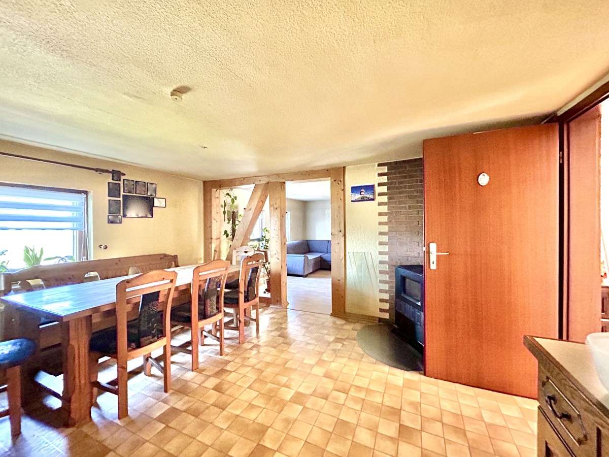 Immobilie in Dreisbach - **Gepflegte Doppelhaushälfte mit toller Gartenanlage und gräumigen Garagen in Dreisbach** - Bild 4