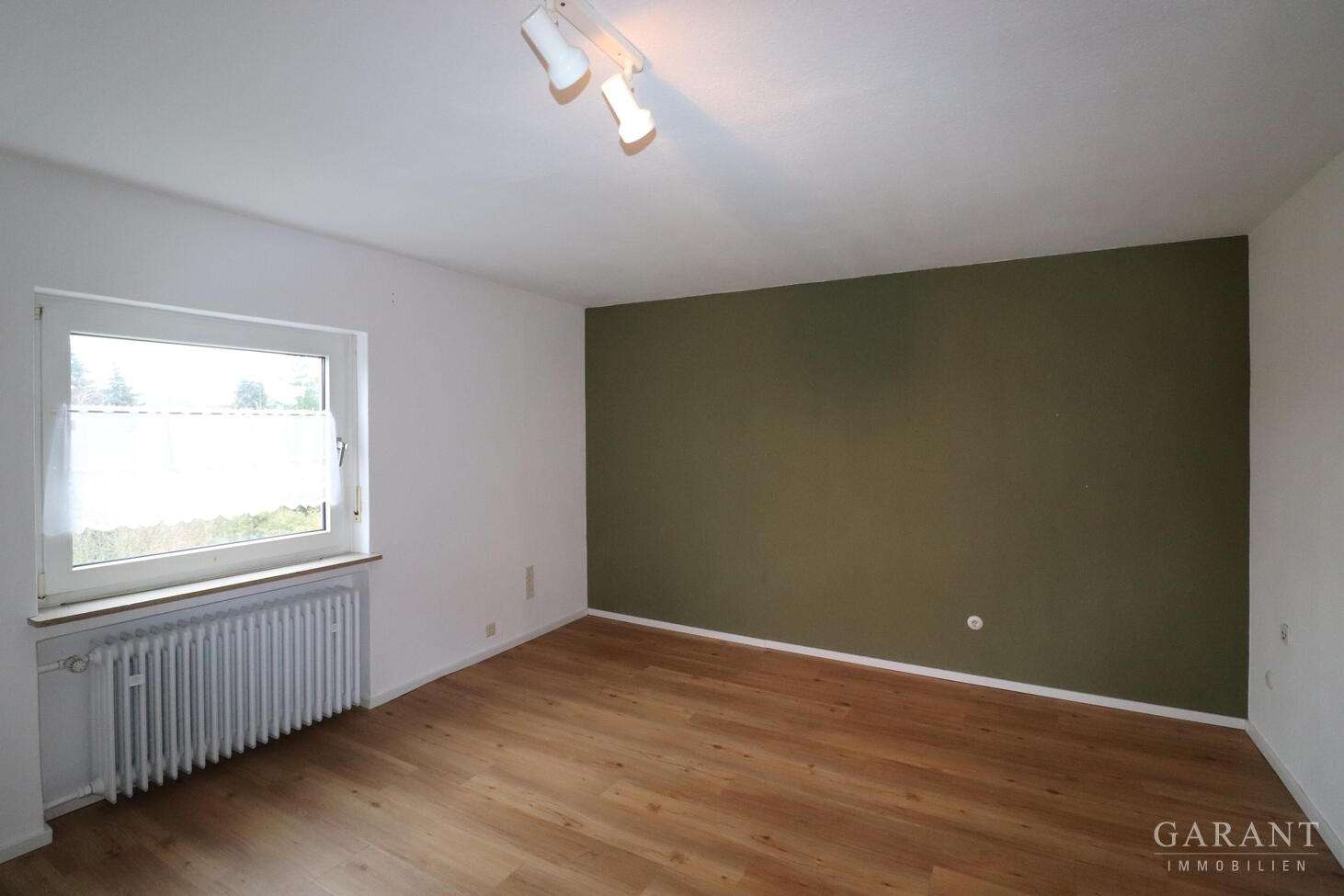 Immobilie in Wettenberg - ***Großzügiges Zweifamilienhaus in Seenähe *** - Bild 2