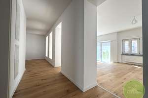 * DIE Maisonette-Wohnung * frisch saniert * ü. 130 qm * 4 Zi.* Balkon + Terrasse + Garten * Fürth *