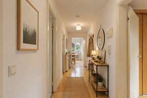 BRUMANI | Attraktive 3-Zimmer-Wohnung mit Homeoffice, Balkon und zwei Stellplätzen in Freiburg – 79114 Weingarten, Freiburg im Breisgau – Vorschaubild 3