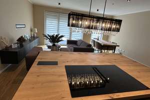 Exklusiv möblierte 3- Zimmer Wohnung mit Garten