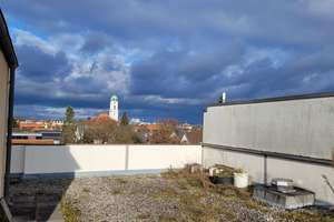 200 qm Dachterrassen-Whg: 1 Zi mit 20 qm in 3er Berufstätigen-WG nähe Schwabing