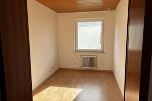 Vollständig renovierte 4,5-Zimmer-Wohnung mit Balkon und Einbauküche in Leonberg – Die vollständige Adresse der Immobilie erhältst du vom Anbieter., 71229 Leonberg – Vorschaubild 7