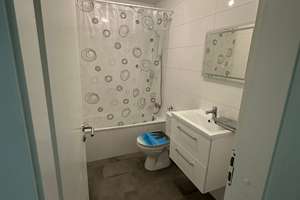 Saniertes Wohnung in Am Hart 1,5 Zimmer AB SOFORT Ohne makler – Starenweg 6, 80937 Am Hart, München – Vorschaubild 2