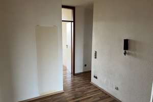 Pendlerfreundliche 3-Zimmer-Wohnung mit Garage und 2 Balkonen – Mauritzstraße 65, 47829 Uerdingen, Krefeld – Vorschaubild 2