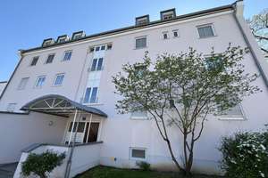 Charmantes 1-Zimmer Appartement mit Wintergarten und Carport inklusive – Die vollständige Adresse der Immobilie erhältst du vom Anbieter., 93057 Konradsiedlung-Wutzlhofen, Regensburg – Vorschaubild 2