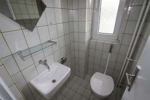 + Bilk / Flehe + 4-Zimmer-Wohnung + ca. 109 m² Wohnfläche + renoviert + 1. OG + im 3-Familienhaus + – Die vollständige Adresse der Immobilie erhältst du vom Anbieter., 40223 Bilk, Düsseldorf – Vorschaubild 9