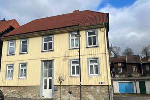 Mehrgenerationshaus mit 3 Garagen