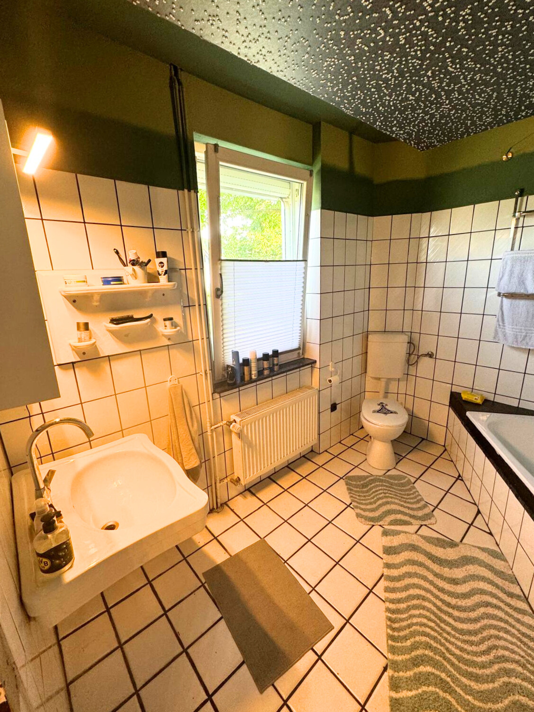 Immobilie in Extertal - Vielseitiges Wohnhaus mit Potenzial - Umbau zum 3-Familienhaus möglich - Bild 0