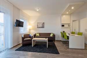 Kapitalanlage I Vollmöbliertes 1-Zimmer Apartment mit Balkon und Küche I provisionsfrei – Erich-Thilo-Str. 1, 12489 Adlershof, Berlin – Vorschaubild 2