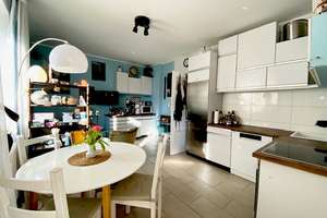 **ab 01.07.** sehr großzügige 2 Zimmerwohnung, Balkon, Wohnküche