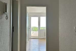 Tolle Aussicht vom Südbalkon bis zur Panzertalsperre – Joh.-Dan.-Fuhrmann-Straße 14, 42897 Hasenberg, Remscheid – Vorschaubild 4