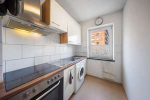 Wohnkomfort in Brunswik: Balkon, Stellplatz und moderne Fernwärme – Die vollständige Adresse der Immobilie erhältst du vom Anbieter., 24103 Damperhof, Kiel – Vorschaubild 5