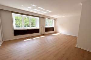 *Wohnen in der City* Gepflegte 2-Zi.-Wohnung mit Sonnen-Balkon – Die vollständige Adresse der Immobilie erhältst du vom Anbieter., 27568 Mitte, Bremerhaven – Vorschaubild 1